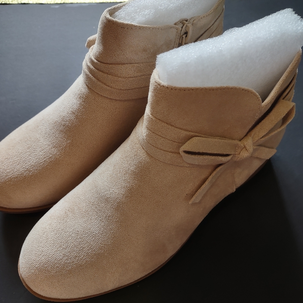 Laicigo girl's shoes size 3